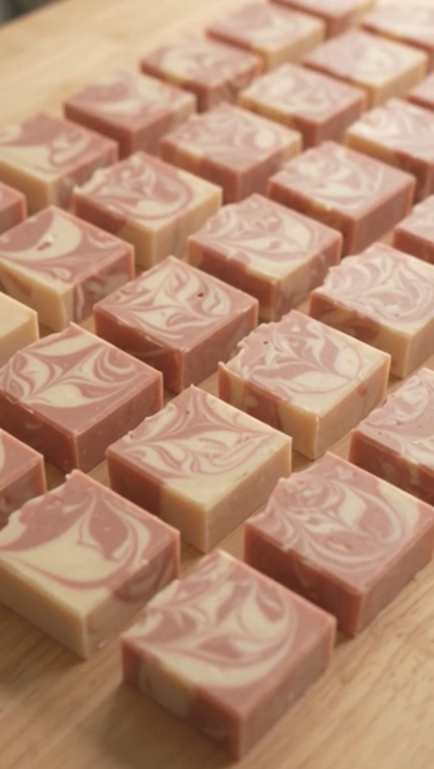 Sabonetes com desenho rosa